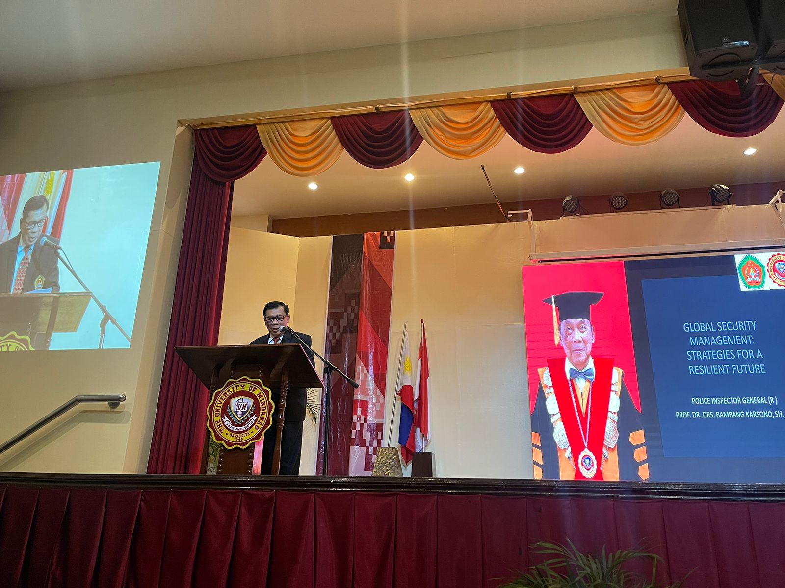 Rektor Ubhara Jaya Prof.Bambang Karsono Saat Mengisi Professorial Lecture di UM